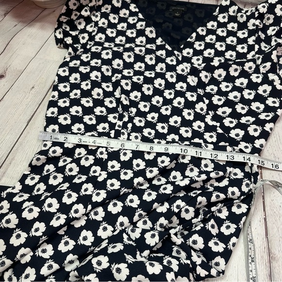 ann taylor navy White floral Wrap Midi Dress Flutter Cap Sleeves sz 6 - Picture 6 of 9